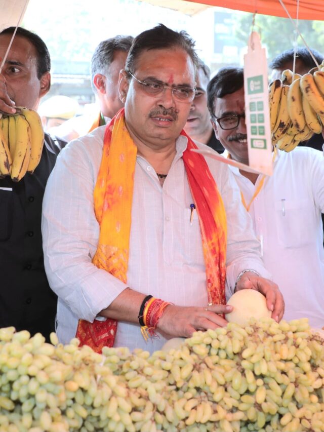 सड़क किनारे अंगूर खरीदने पहुंचे राजस्थान CM भजनलाल शर्मा