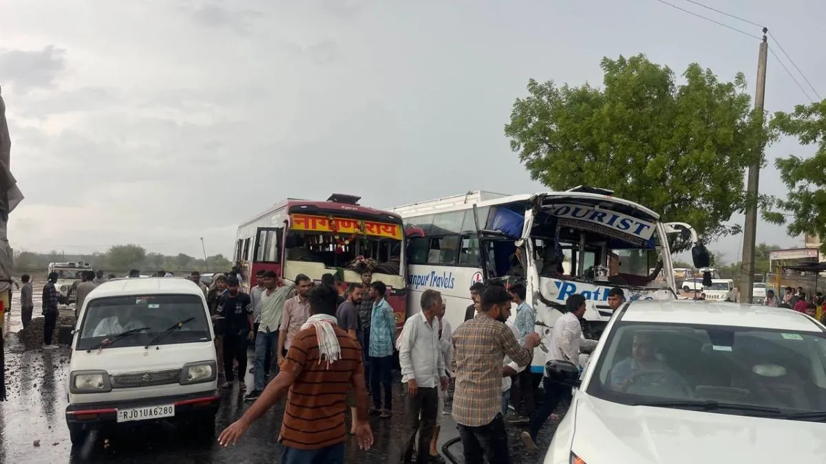 Rajasthan Road Accident: आमने-सामने भिड़ी दो बसें, दुर्घटना में 25 घायल; 4 लोगों की स्थिति नाजुक